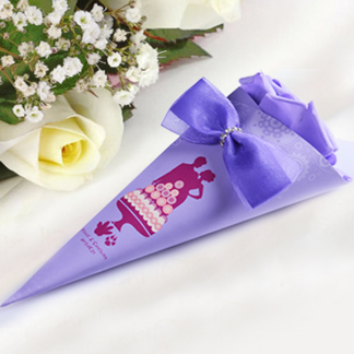 2013最美DIY主题婚礼 个性定制 韩式玫瑰花花束 欧式创意喜糖盒