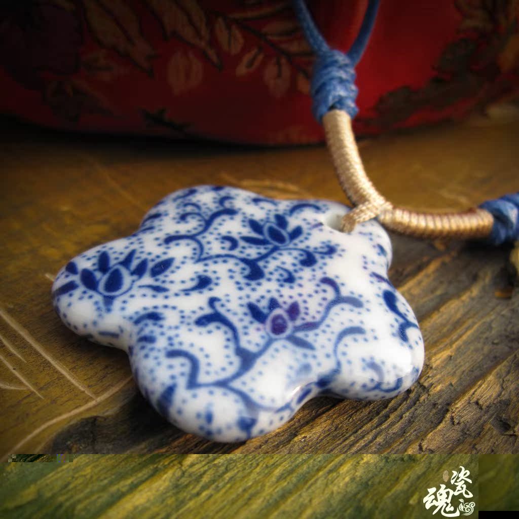 特色饰品 传统民族风格青花效果 五星形 文化气息浓厚 陶瓷项链