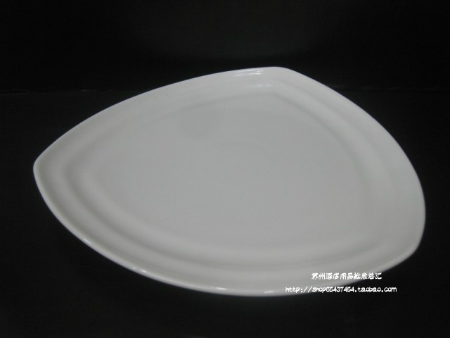 纯白色陶瓷盘子三角形有纹西餐平盘酒店菜盘浅盘异型碟子创意批发