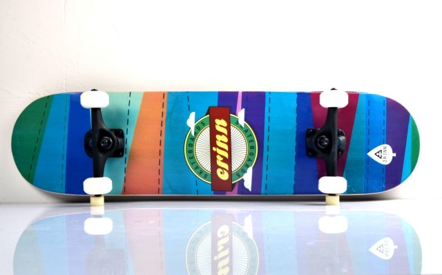 erinn新款系列专业彩条四轮滑板skateboard初学整套板包砂送赠品