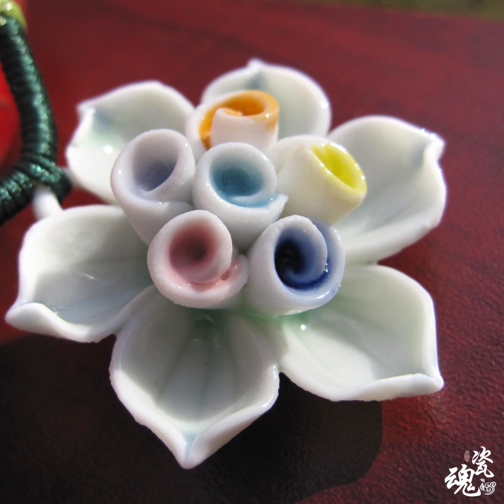 陶瓷旅游纪念小商品 彩色项链 手工花儿缘 适合送礼珍藏 泰国饰品