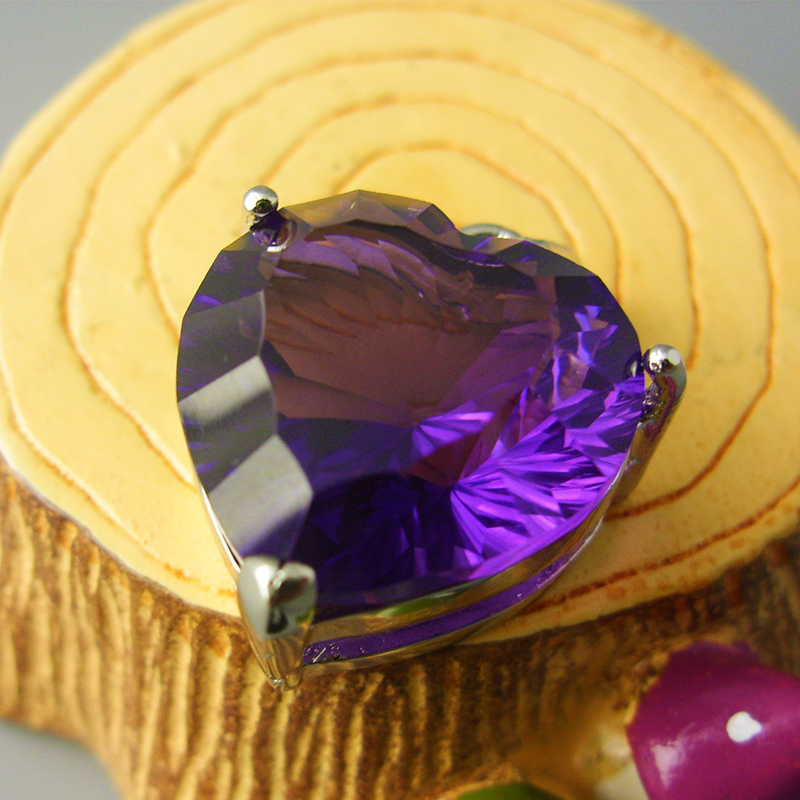 极品纯天然紫水晶吊坠 深紫色爱心形状紫晶挂坠 生日礼物女款包邮