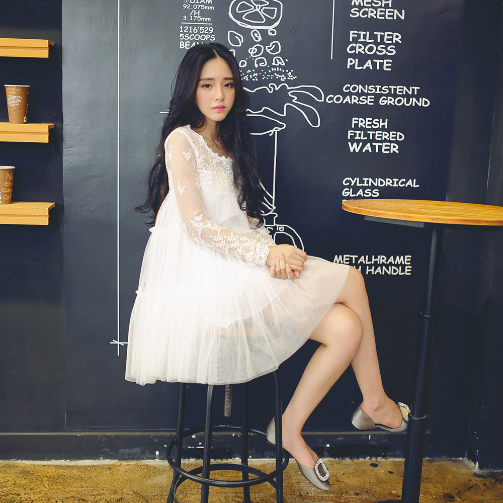 2015秋季新品韩国女装 长袖甜美蕾丝刺绣拼网纱高腰多层连衣裙
