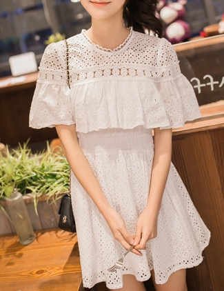 2015春夏季新款女装韩版甜美森女仙镂空花荷叶边棉白色短袖连衣裙