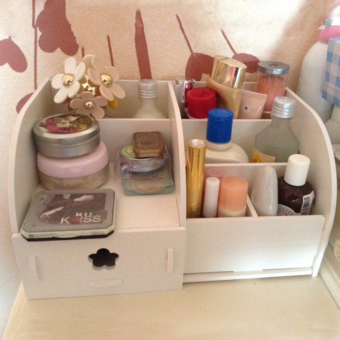 【天天特价】化妆品梳妆台收纳盒遥控器护肤品用品塑料桌上宿舍