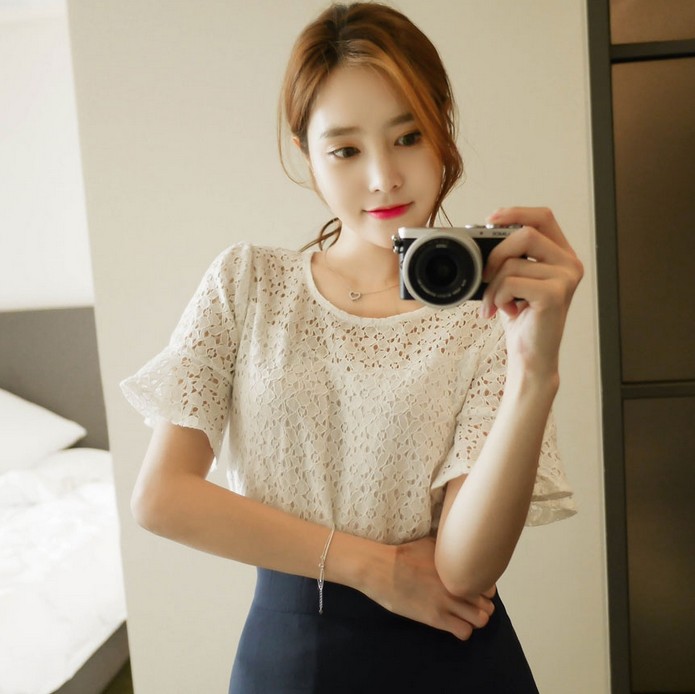 2016夏款韩国官网正品代购直邮女装 Fiona清纯花纹穿孔蕾丝衬衫