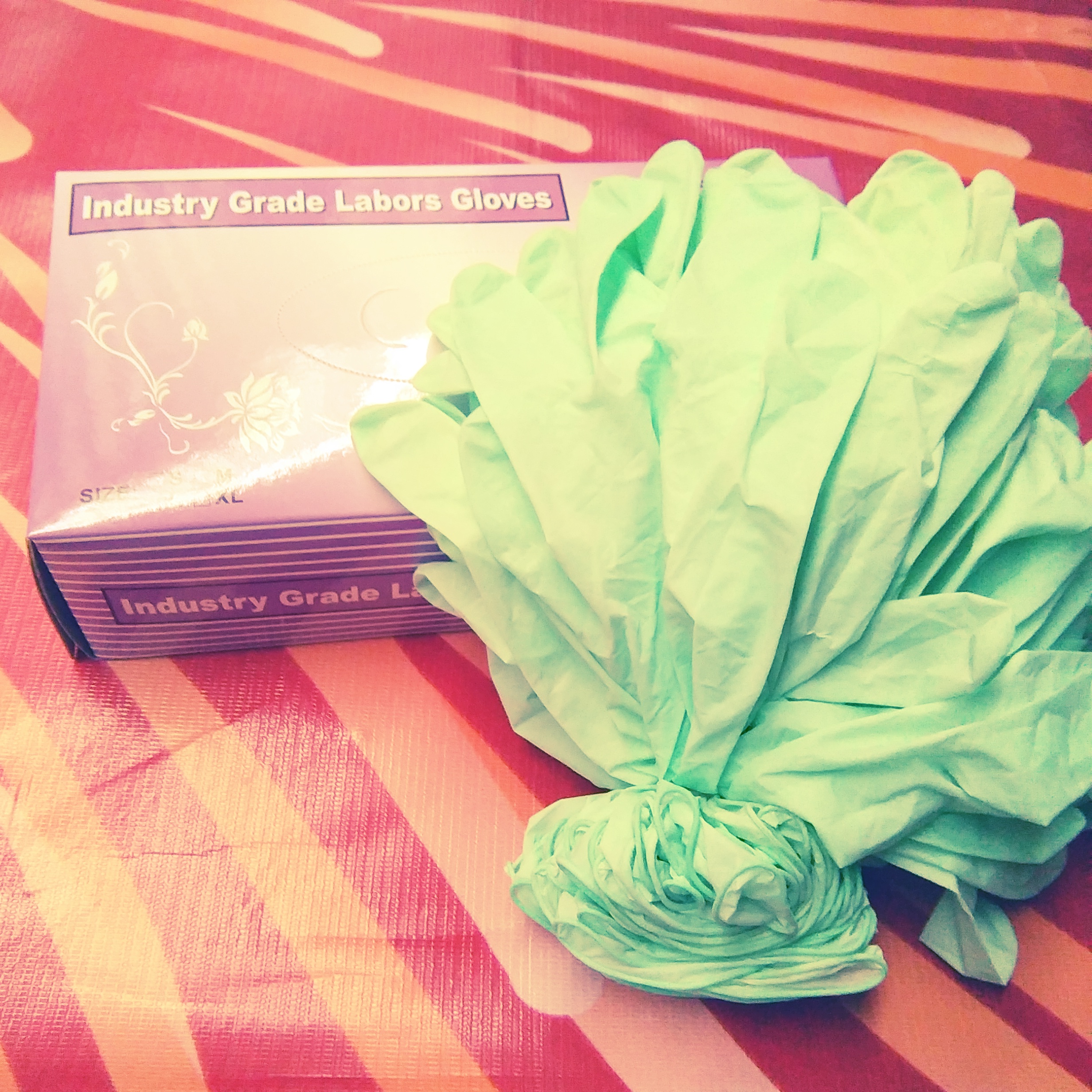 一次性绿色乳胶手套/盒100只家务厨房洗碗防水劳保防护防污渍胶皮