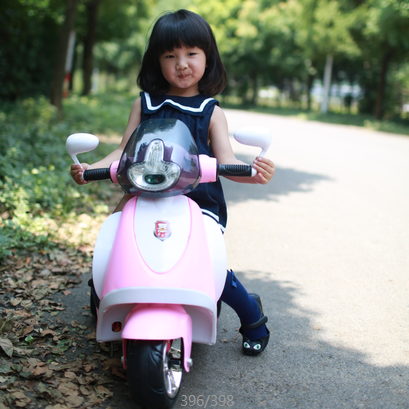 QQ熊儿童摩托车电动车大型可爱宝宝可坐三轮车安全童车