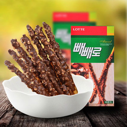 韩国原装进口零食品 EXO代言乐天扁桃仁巧克力棒休闲零食饼干32g