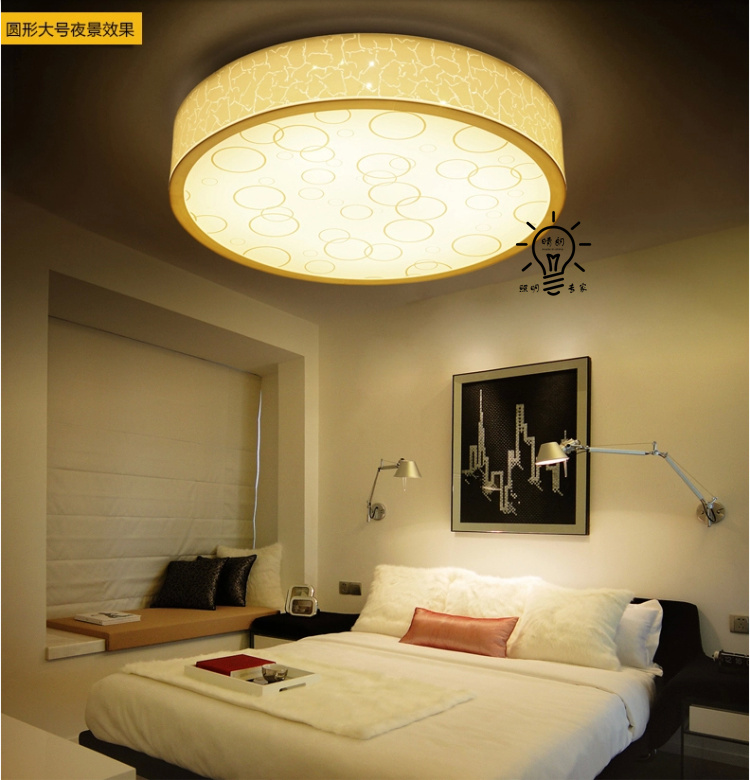 新款LED吸顶灯圆形现代简约卧室灯书房阳台灯客厅灯厨卫过道灯具