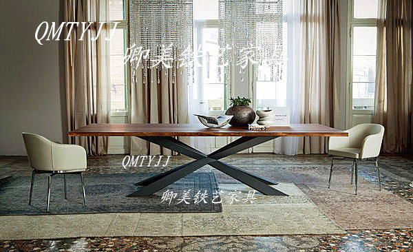 LOFT工业风铁艺餐桌设计师创意工作桌咖啡桌几桌实木会议桌办公桌