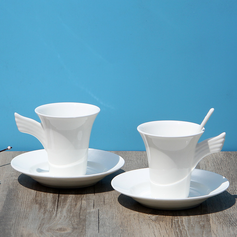 创意骨瓷咖啡杯碟陶瓷下午茶杯带勺欧式简约纯白咖啡杯子定制logo