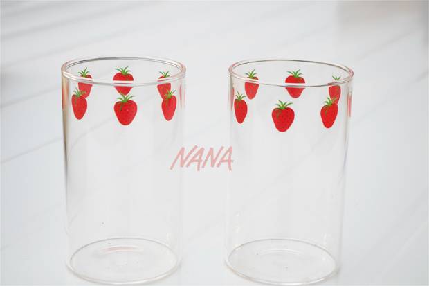 漫画版NANA草莓玻璃杯 高硼硅耐热玻璃 可爱草莓牛奶杯 漫画周边