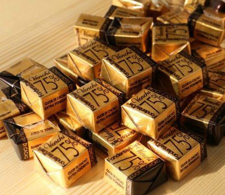 国内现货 venchi 75% 厄瓜多尔可可 黑巧克力独立小片8g买十送一