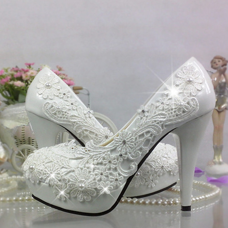 韩版白色花朵蕾丝婚鞋水钻高跟防水台水晶手工新娘演出工作女单鞋