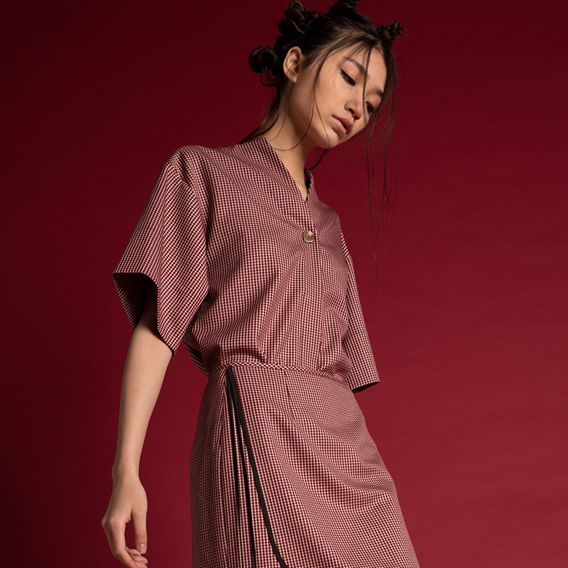 EMPTYPANSY原创女装设计师日式上衣女日系复古红格纹v领极简套头