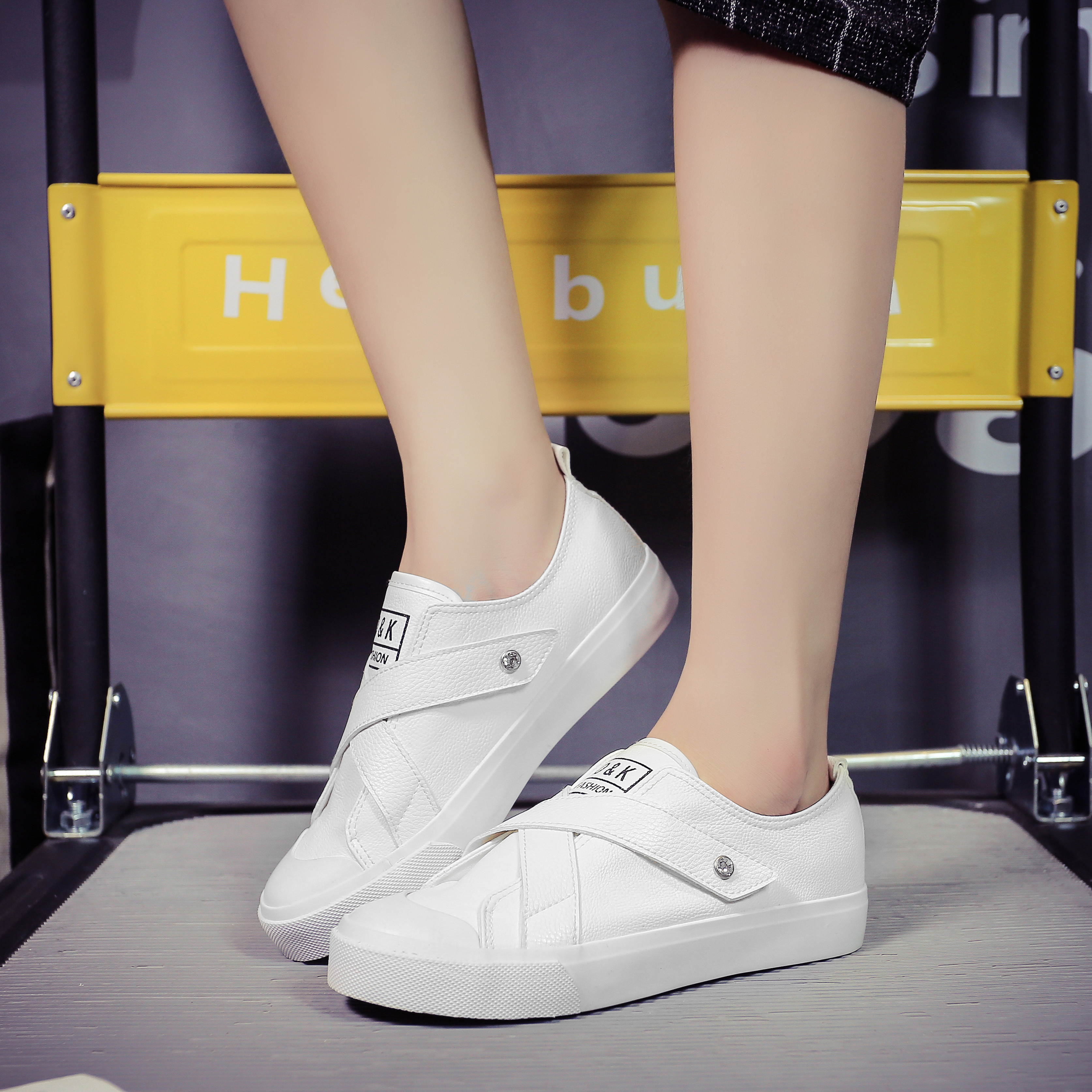 新款小白鞋子套脚平底运动鞋女士休闲鞋韩版帆布鞋女学生白色板鞋