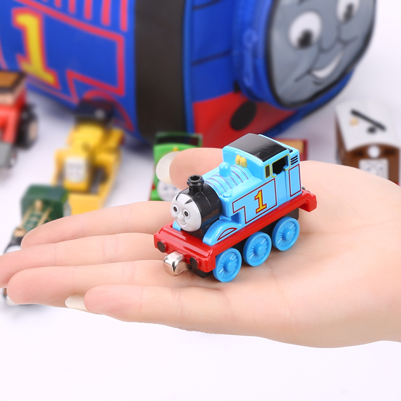 磁性托马斯合金小火车和车厢玩具正版惯性轨道套装4~9岁儿童礼物
