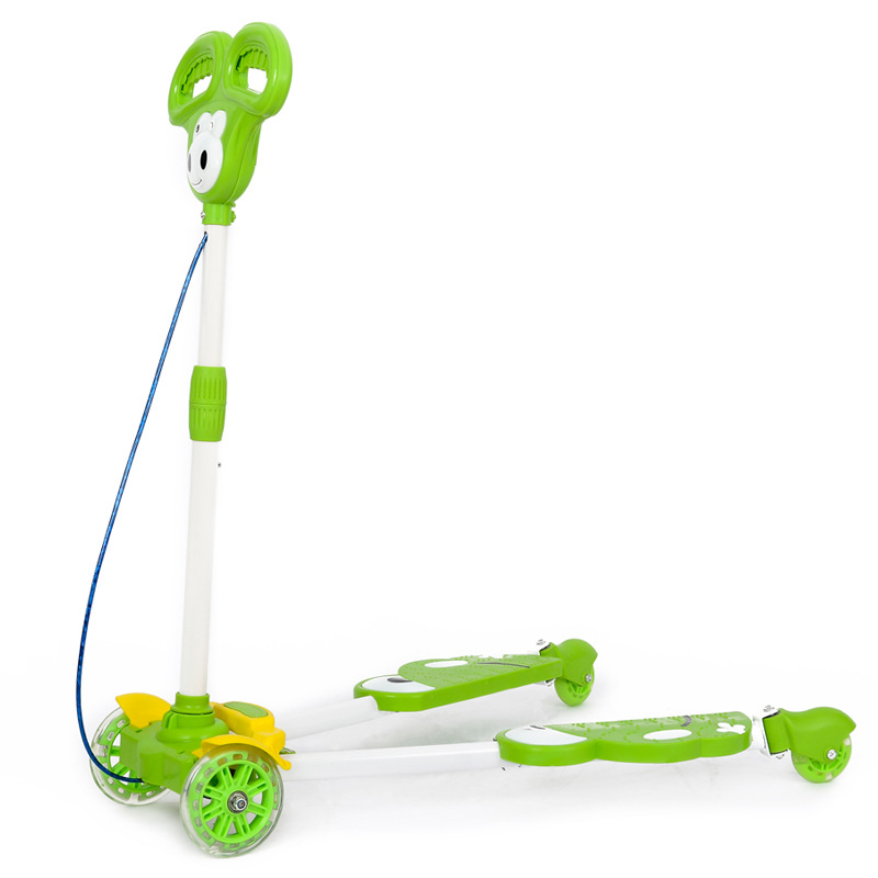 包邮绿色蓝色蛙式剪刀式闪光炫彩防滑静音轮小孩滑行车儿童音乐